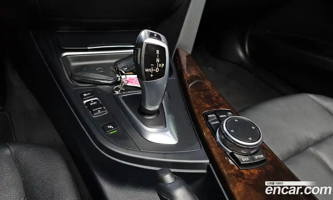 BMW 3 серия 2015 2.0 автомат (гидро), фото 9