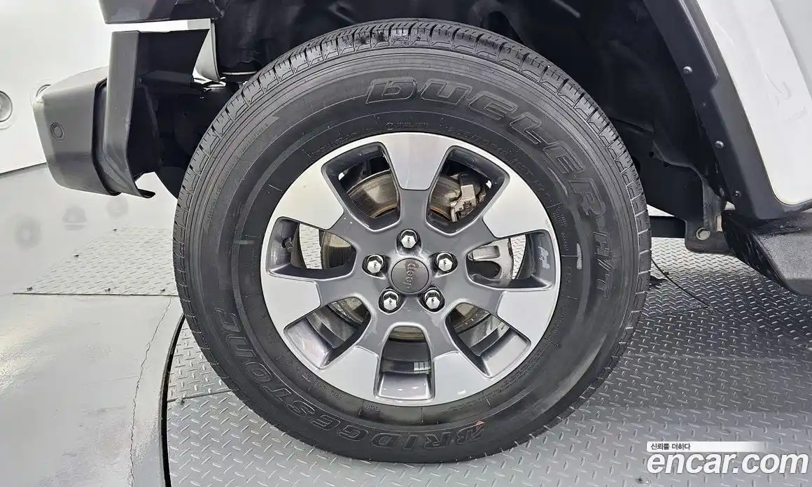 Jeep Wrangler 2022 2.0 автомат (гидро), фото 5