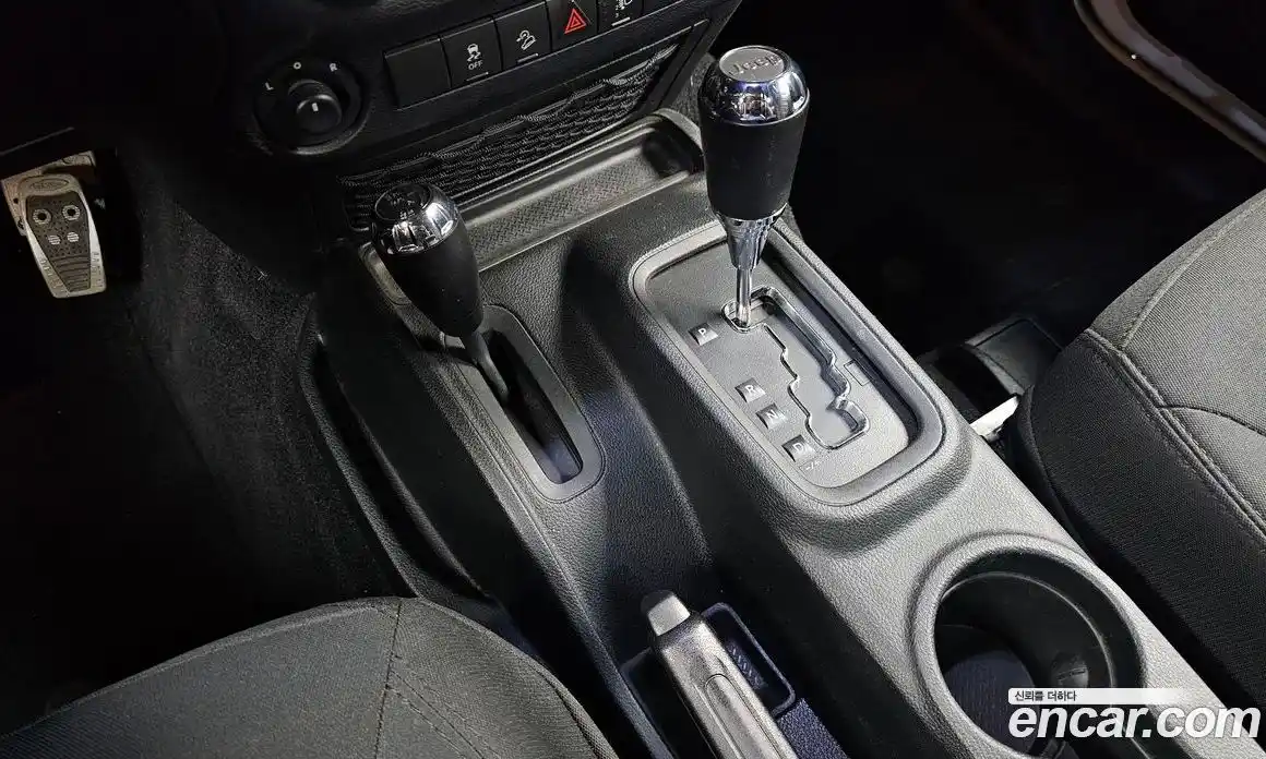 Jeep Wrangler 2017 3.6 автомат (гидро), фото 9