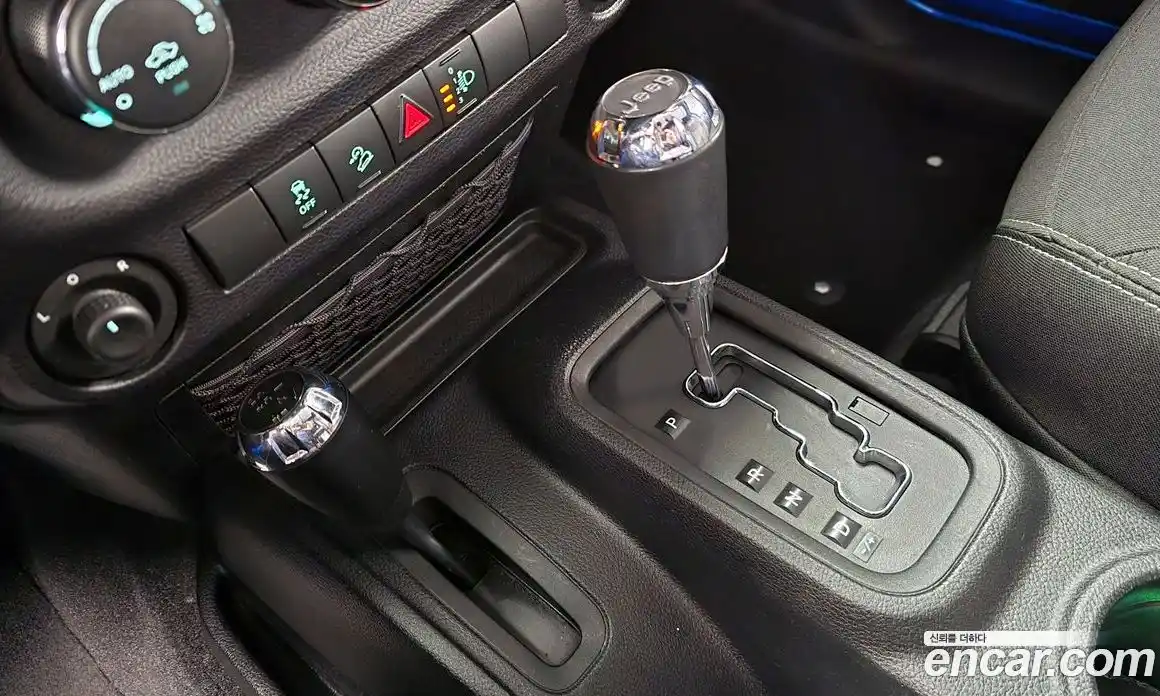 Jeep Wrangler 2015 3.6 автомат (гидро), фото 9