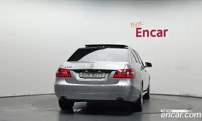 Mercedes-Benz E-Class 2013 3.5 автомат (гидро), миниатюра 3