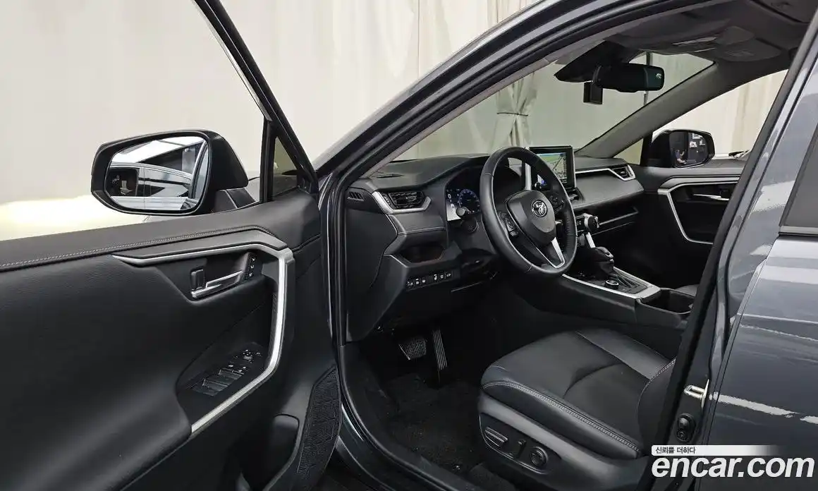 Toyota RAV4 2024 2.5 гидро, фото 13