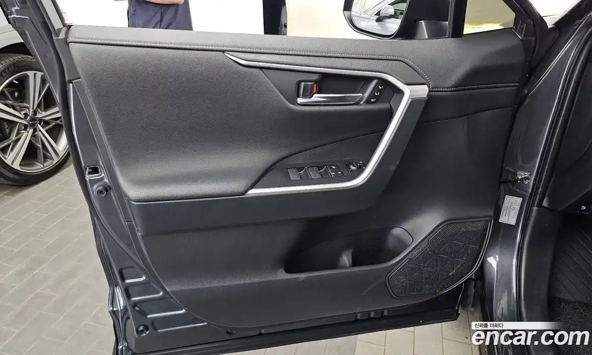 Toyota RAV4 2024 2.5 гидро, фото 14