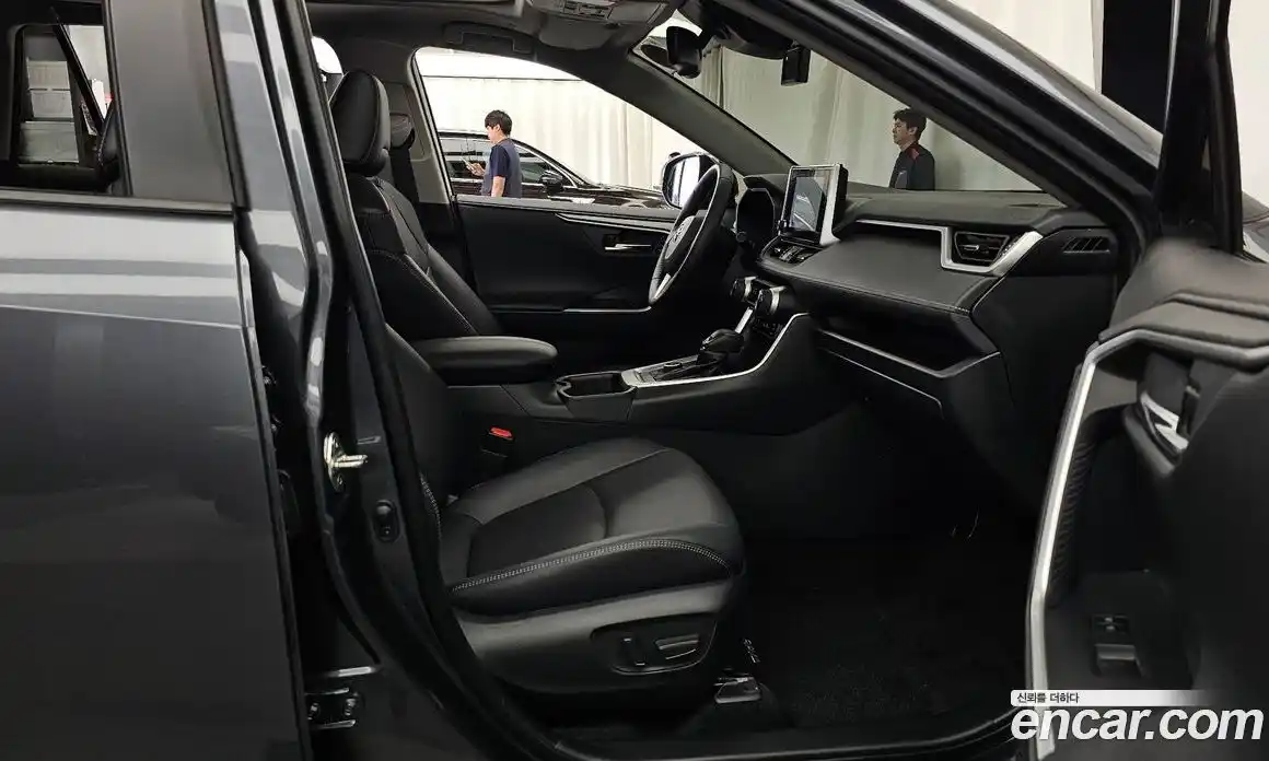 Toyota RAV4 2024 2.5 гидро, фото 17