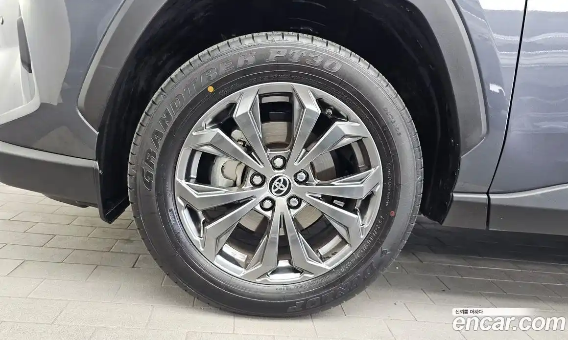 Toyota RAV4 2024 2.5 гидро, фото 5