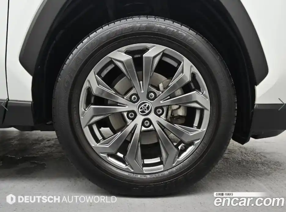Toyota RAV4 2024 2.5 гидро, фото 5