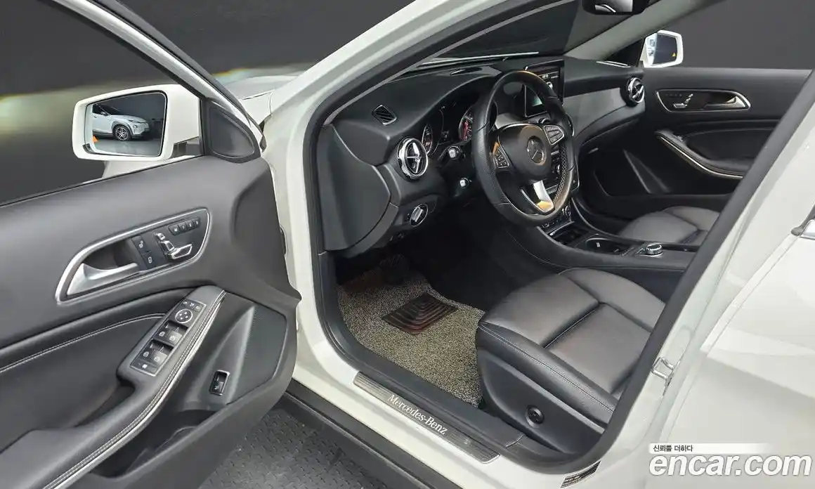 Mercedes-Benz GLA-Class 2018 2.0 гидро, фото 12 Mercedes-Benz GLA-Class 2018 2.0 гидро, фото 12