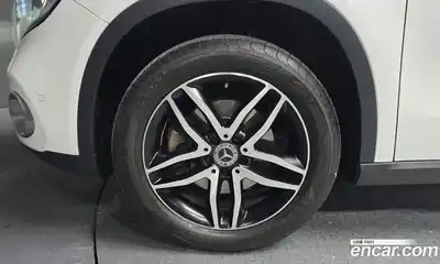 Mercedes-Benz GLA-Class 2018 2.0 гидро, миниатюра 4 Mercedes-Benz GLA-Class 2018 2.0 гидро, миниатюра 4
