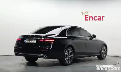 Mercedes-Benz E-Class 2021 2.0 автомат (гидро), миниатюра 2