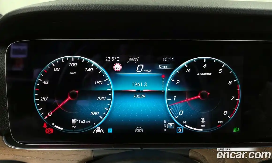 Mercedes-Benz E-Class 2023 2.0 автомат (гидро), фото 11