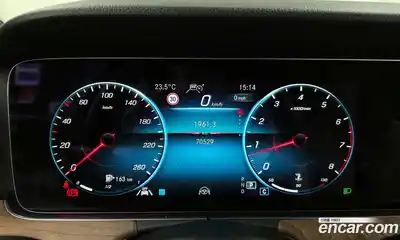 Mercedes-Benz E-Class 2023 2.0 автомат (гидро), миниатюра 11