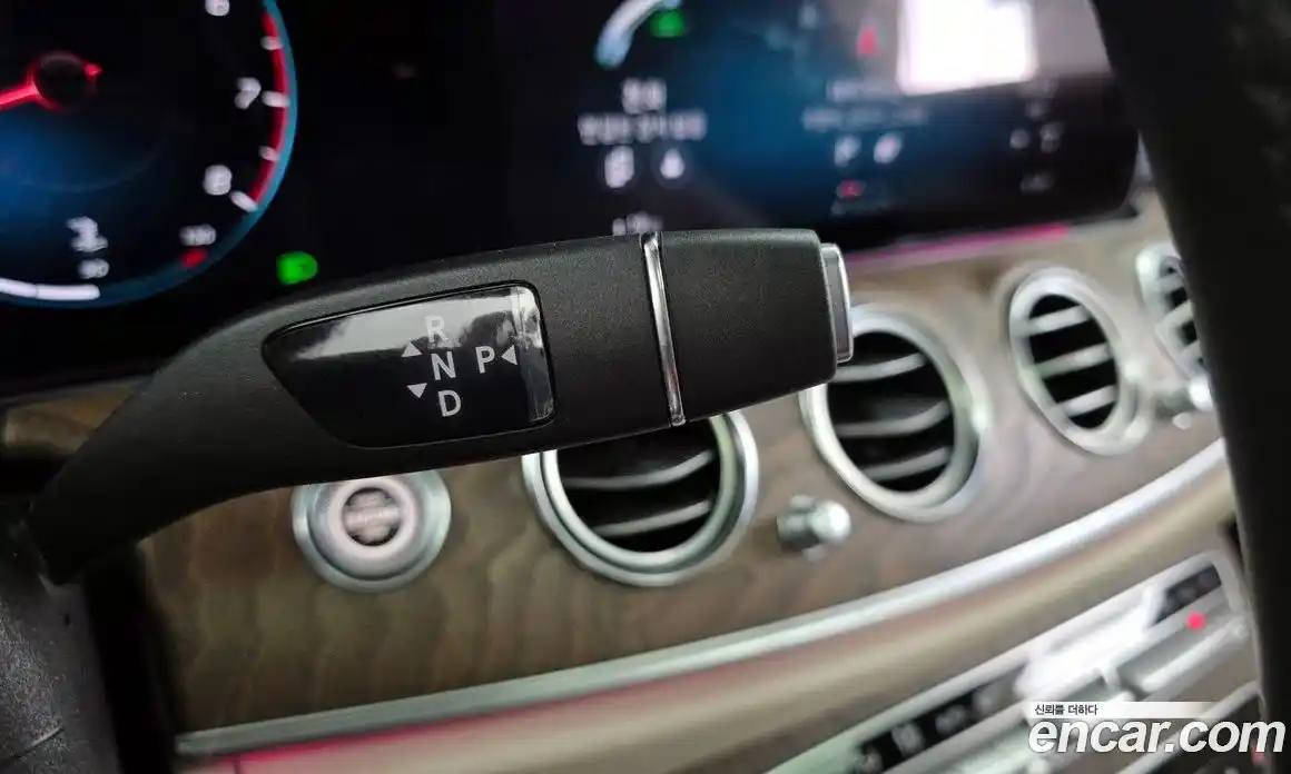 Mercedes-Benz E-Class 2023 2.0 автомат (гидро), фото 12