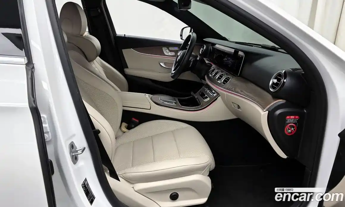 Mercedes-Benz E-Class 2023 2.0 автомат (гидро), фото 17