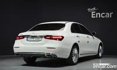 Mercedes-Benz E-Class 2023 2.0 автомат (гидро), миниатюра 2