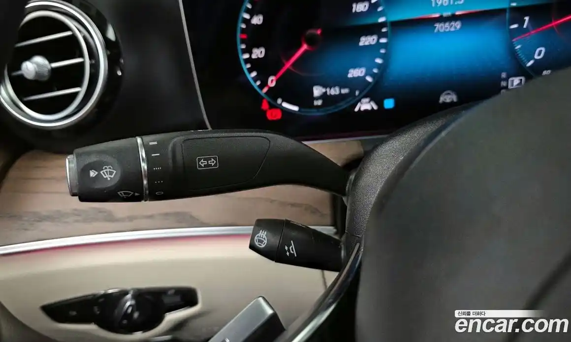 Mercedes-Benz E-Class 2023 2.0 автомат (гидро), фото 28