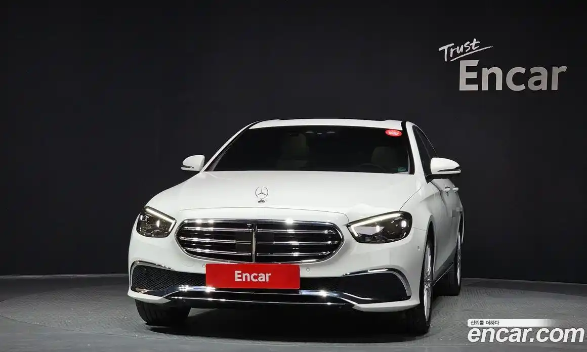 Mercedes-Benz E-Class 2023 2.0 автомат (гидро), фото 3