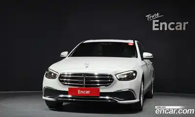 Mercedes-Benz E-Class 2023 2.0 автомат (гидро), миниатюра 3