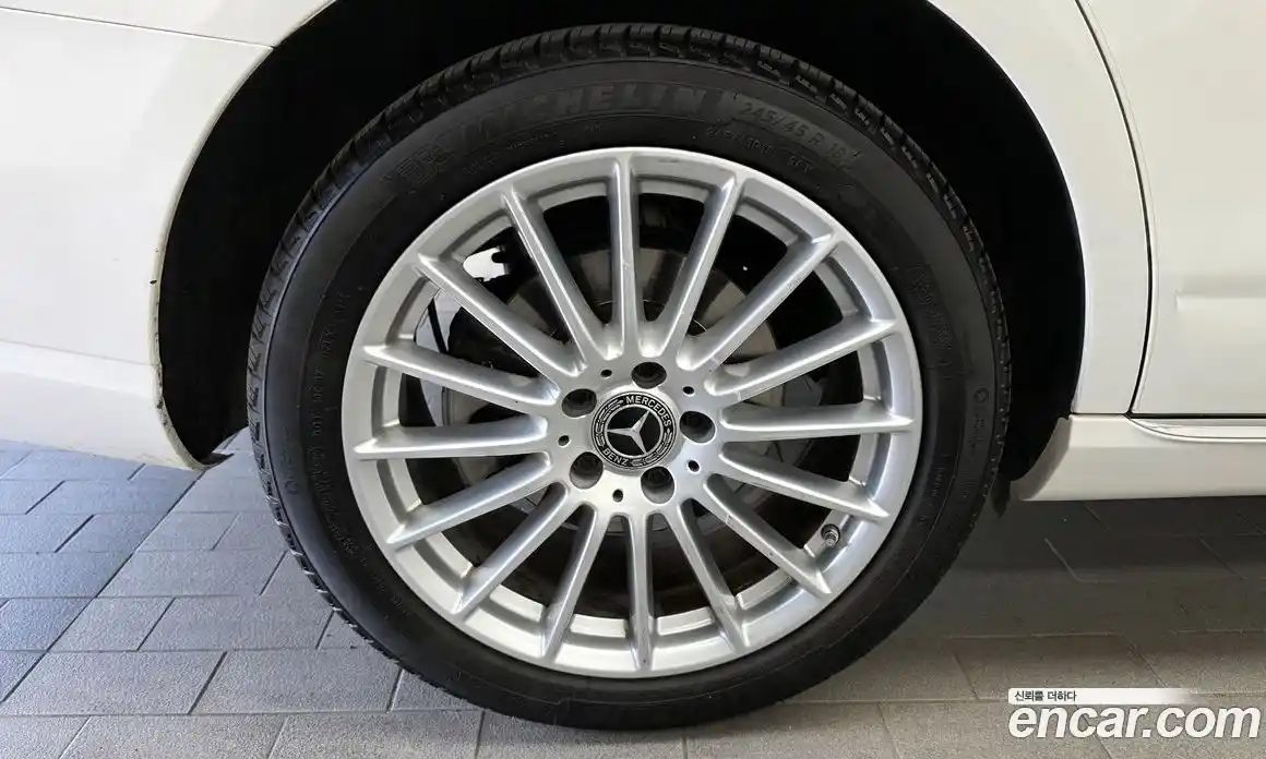 Mercedes-Benz E-Class 2023 2.0 автомат (гидро), фото 5