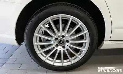 Mercedes-Benz E-Class 2023 2.0 автомат (гидро), миниатюра 5