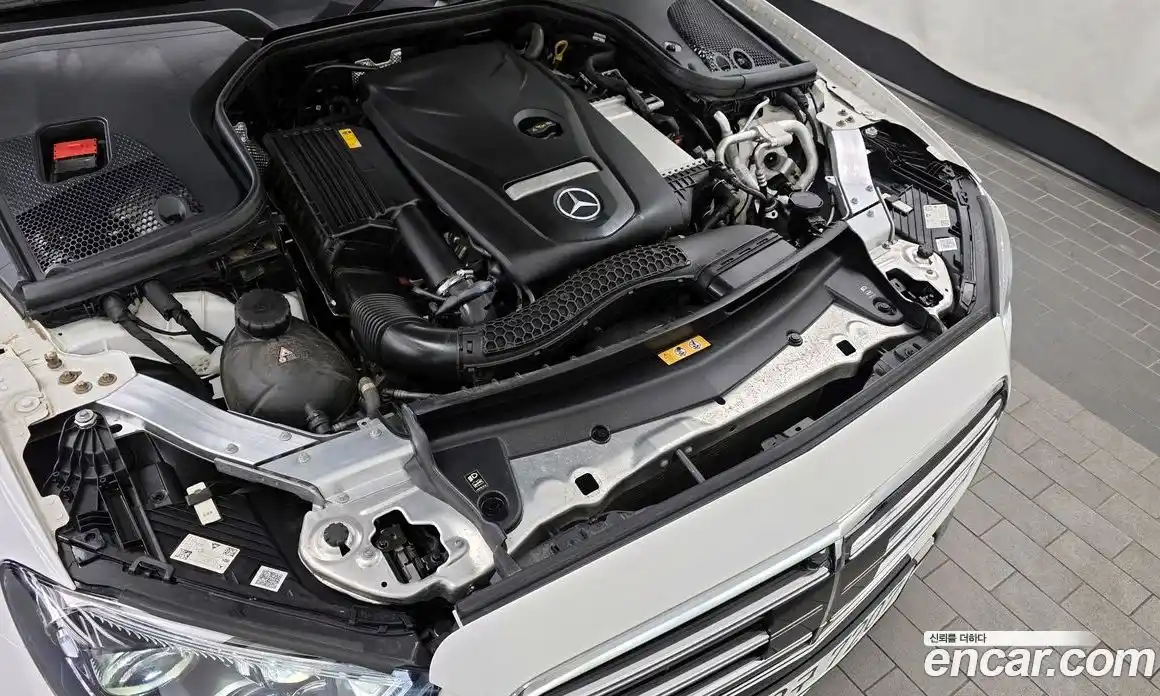 Mercedes-Benz E-Class 2023 2.0 автомат (гидро), фото 6