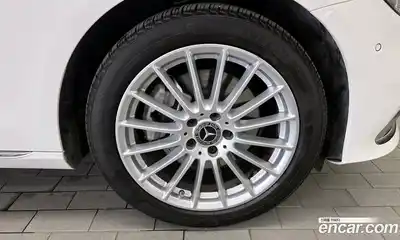 Mercedes-Benz E-Class 2023 2.0 автомат (гидро), миниатюра 7