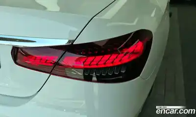 Mercedes-Benz E-Class 2023 2.0 автомат (гидро), миниатюра 9