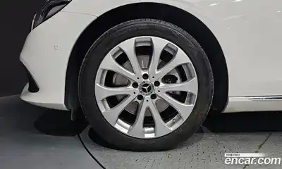 Mercedes-Benz E-Class 2017 1.9 автомат (гидро), миниатюра 5