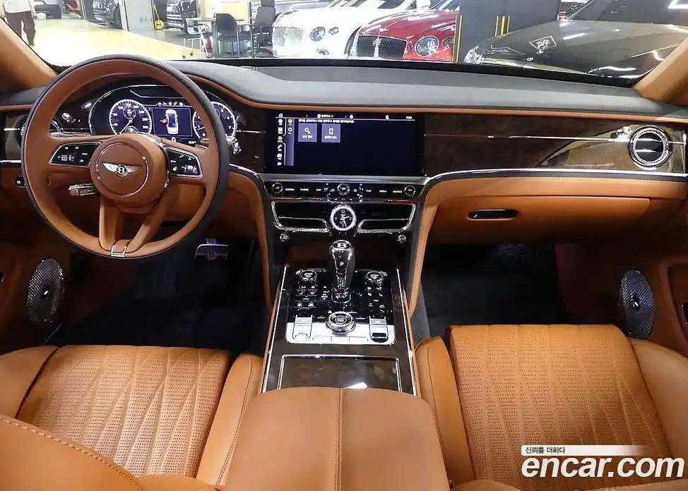 Bentley Flying Spur 2022 4.0 гидро, фото 7