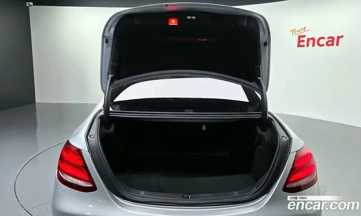 Mercedes-Benz E-Class 2017 1.9 автомат (гидро), фото 20
