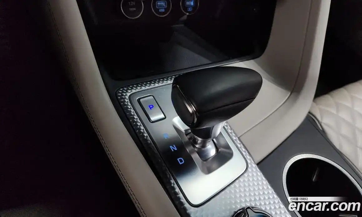 Genesis G70 2023 2.0 автомат (гидро), фото 9