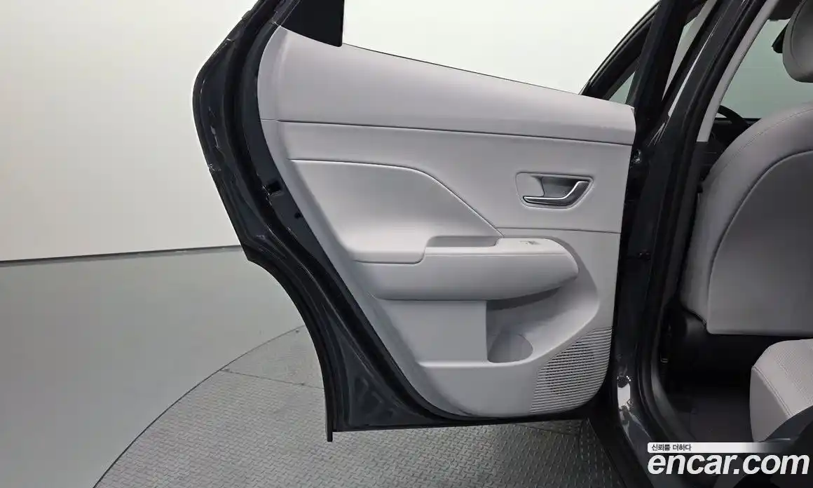 Hyundai Kona 2025 1.6 автомат (гидро), фото 15