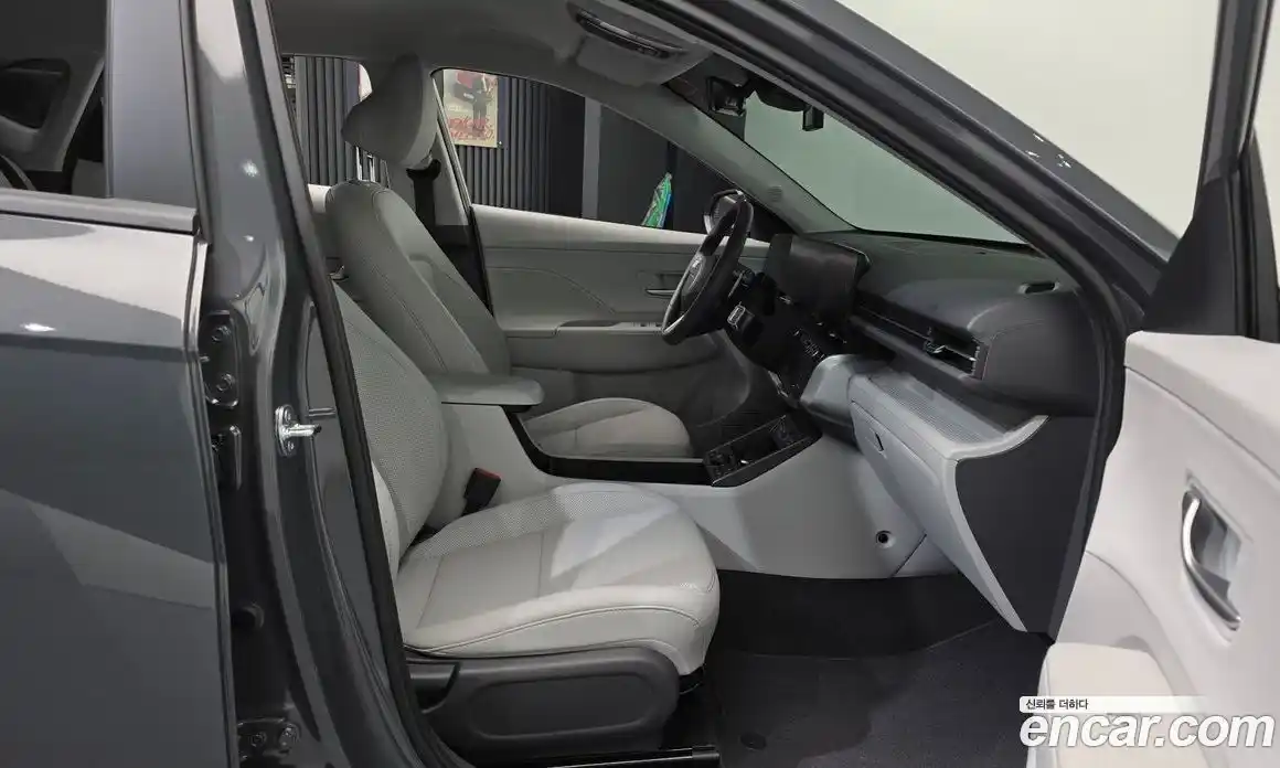 Hyundai Kona 2025 1.6 автомат (гидро), фото 17