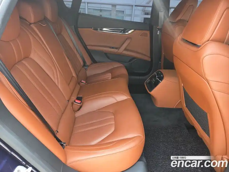 Maserati Quattroporte 2019 3.0 гидро, фото 14