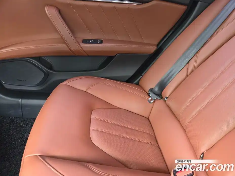 Maserati Quattroporte 2019 3.0 гидро, фото 15