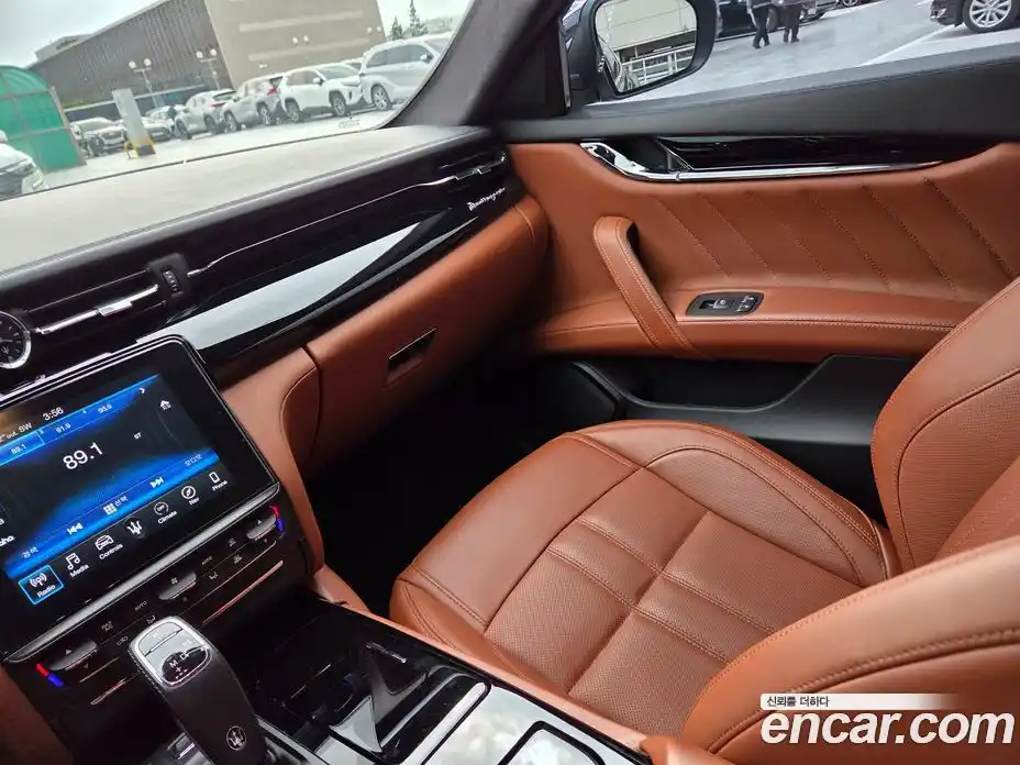 Maserati Quattroporte 2019 3.0 гидро, фото 16