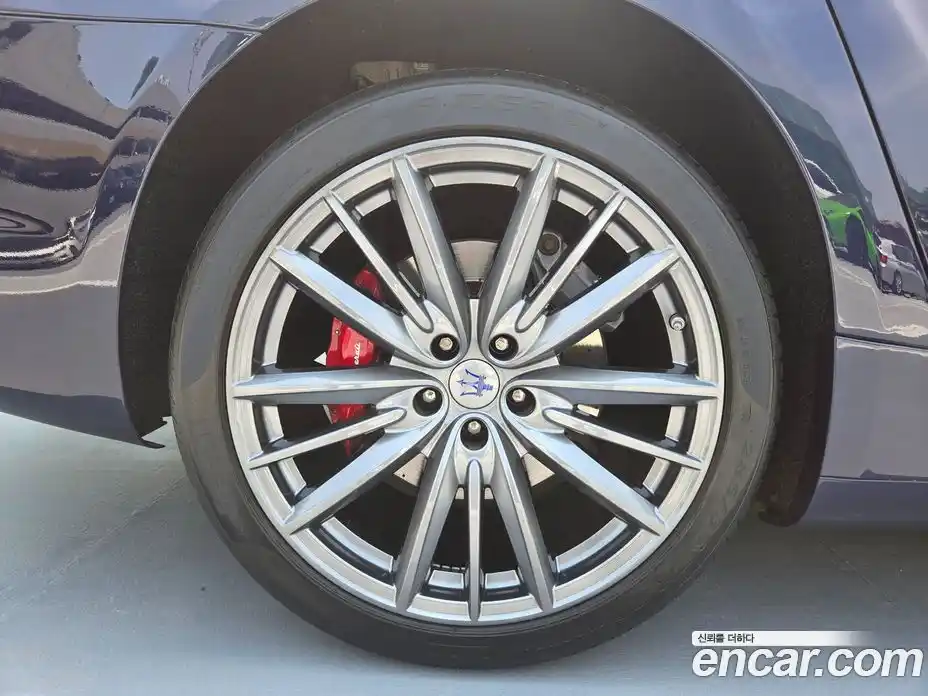 Maserati Quattroporte 2019 3.0 гидро, фото 19