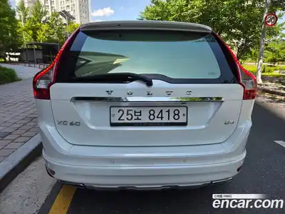 Volvo XC60 2017 2.0 автомат (гидро), миниатюра 4