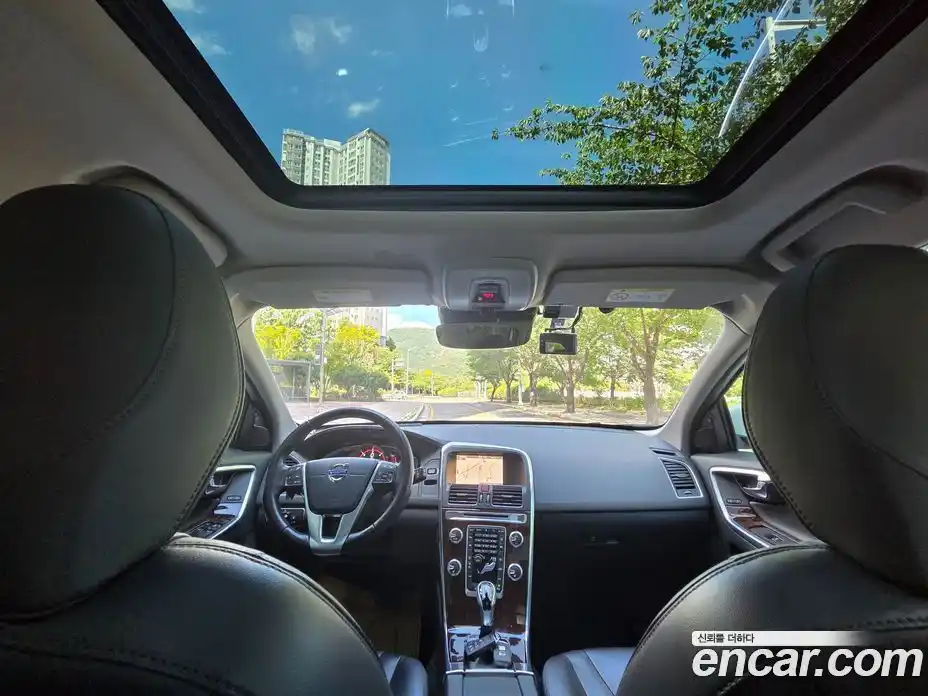 Volvo XC60 2017 2.0 автомат (гидро), фото 7