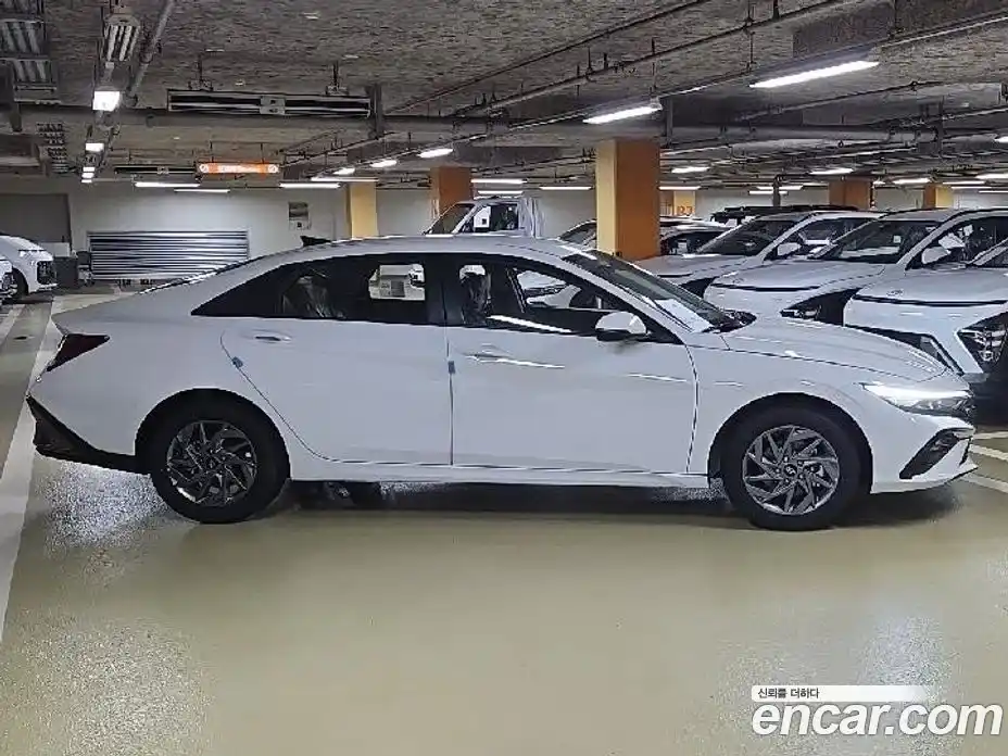 Hyundai Avante 2026 1.6 автомат (гидро), фото 10