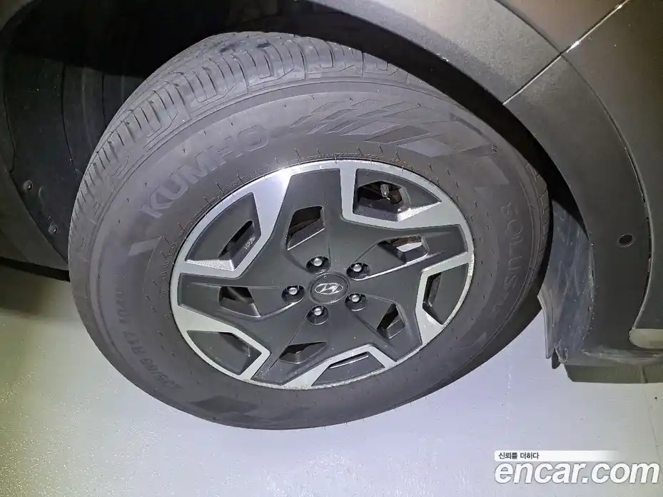 Hyundai Santa Fe 2023 1.6 автомат (гидро), фото 15
