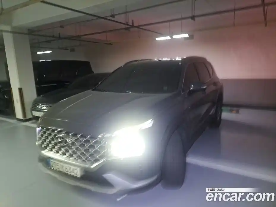 Hyundai Santa Fe 2023 1.6 автомат (гидро), фото 4
