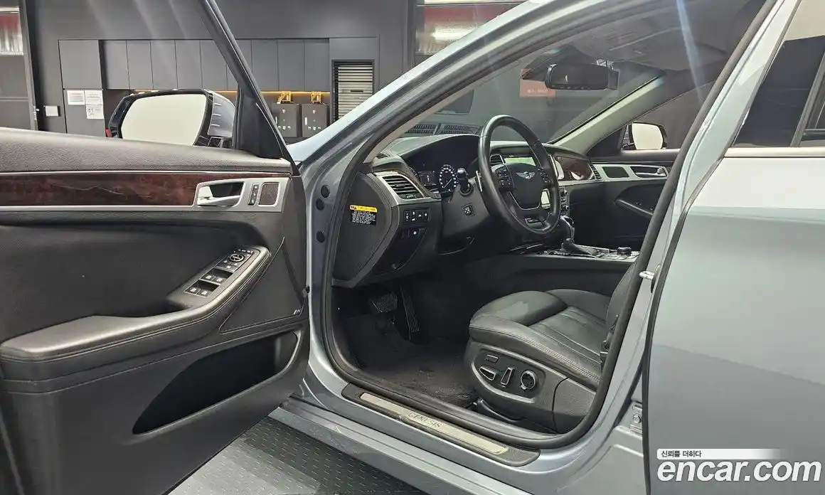 Hyundai Genesis 2015 3.3 автомат (гидро), фото 13