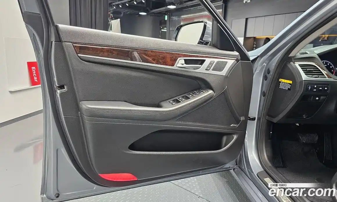 Hyundai Genesis 2015 3.3 автомат (гидро), фото 14