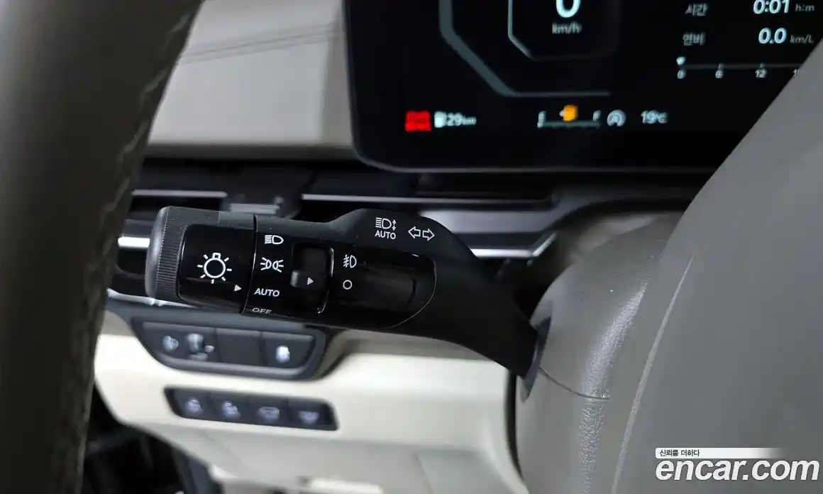 Kia Carnival 2025 2.2 автомат (гидро), фото 21