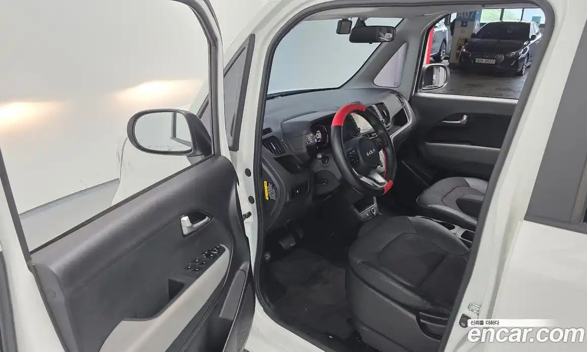 Kia Ray 2023 1.0 автомат (гидро), фото 13