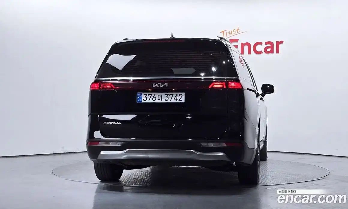 Kia Carnival 2023 3.5 автомат (гидро), фото 4