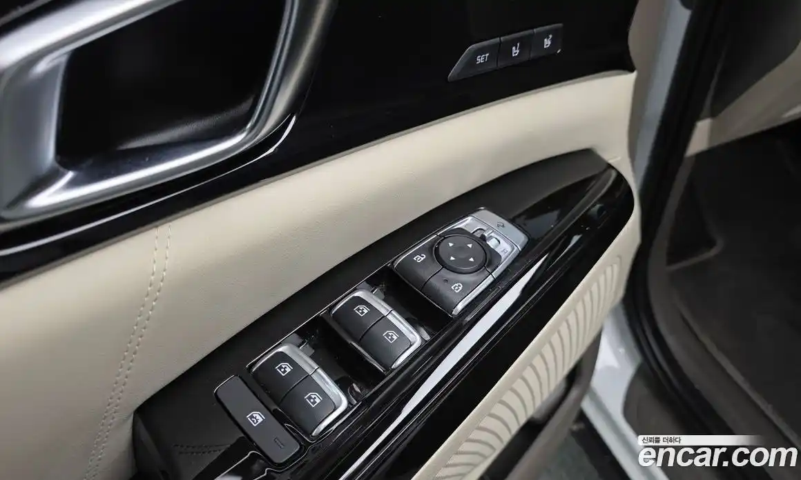 Kia Carnival 2023 2.2 автомат (гидро), фото 18