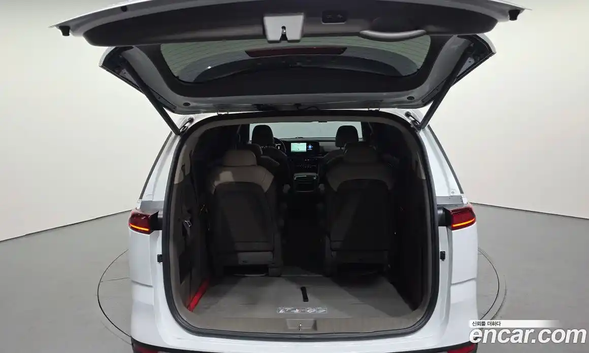 Kia Carnival 2023 2.2 автомат (гидро), фото 20
