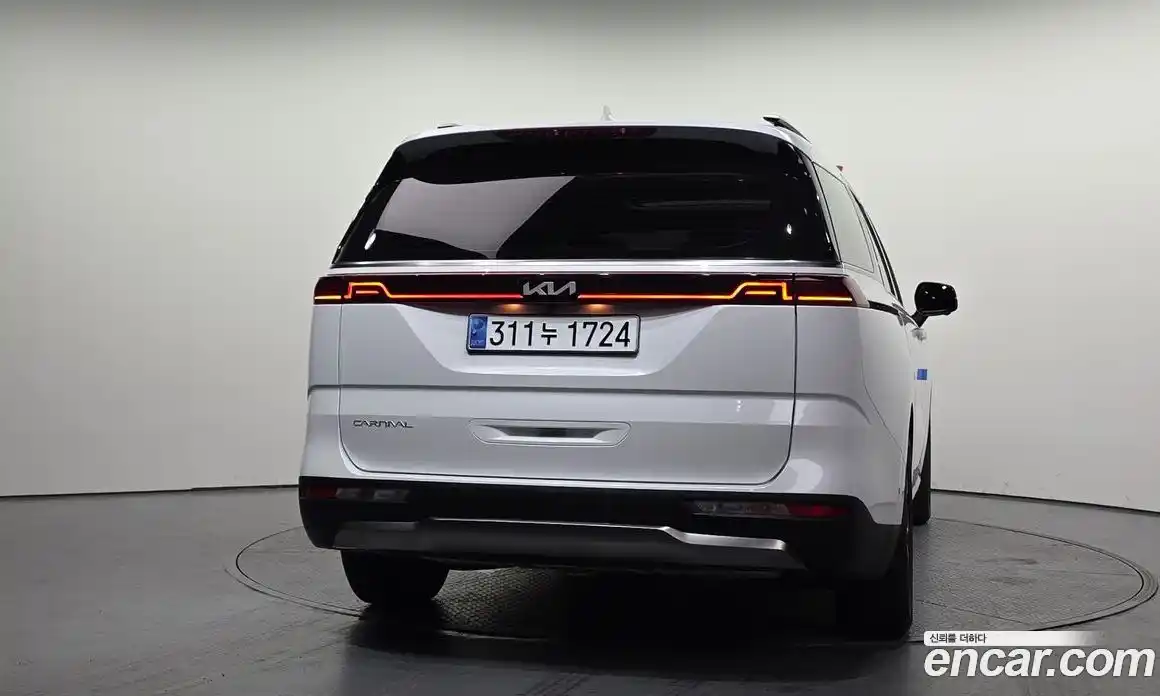 Kia Carnival 2023 2.2 автомат (гидро), фото 4