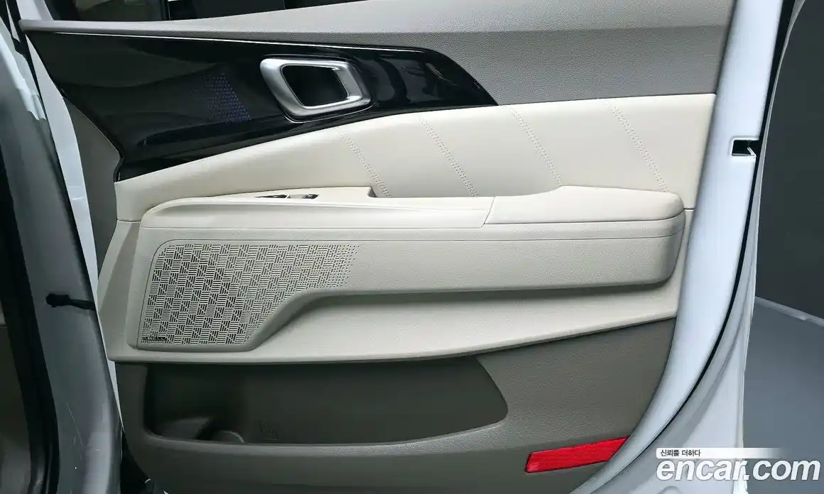 Kia Carnival 2024 1.6 автомат (гидро), фото 15
